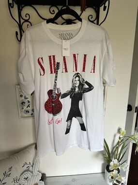 Shania Twain White Graphic Tee Red Animal Print Guitar NWT oversized